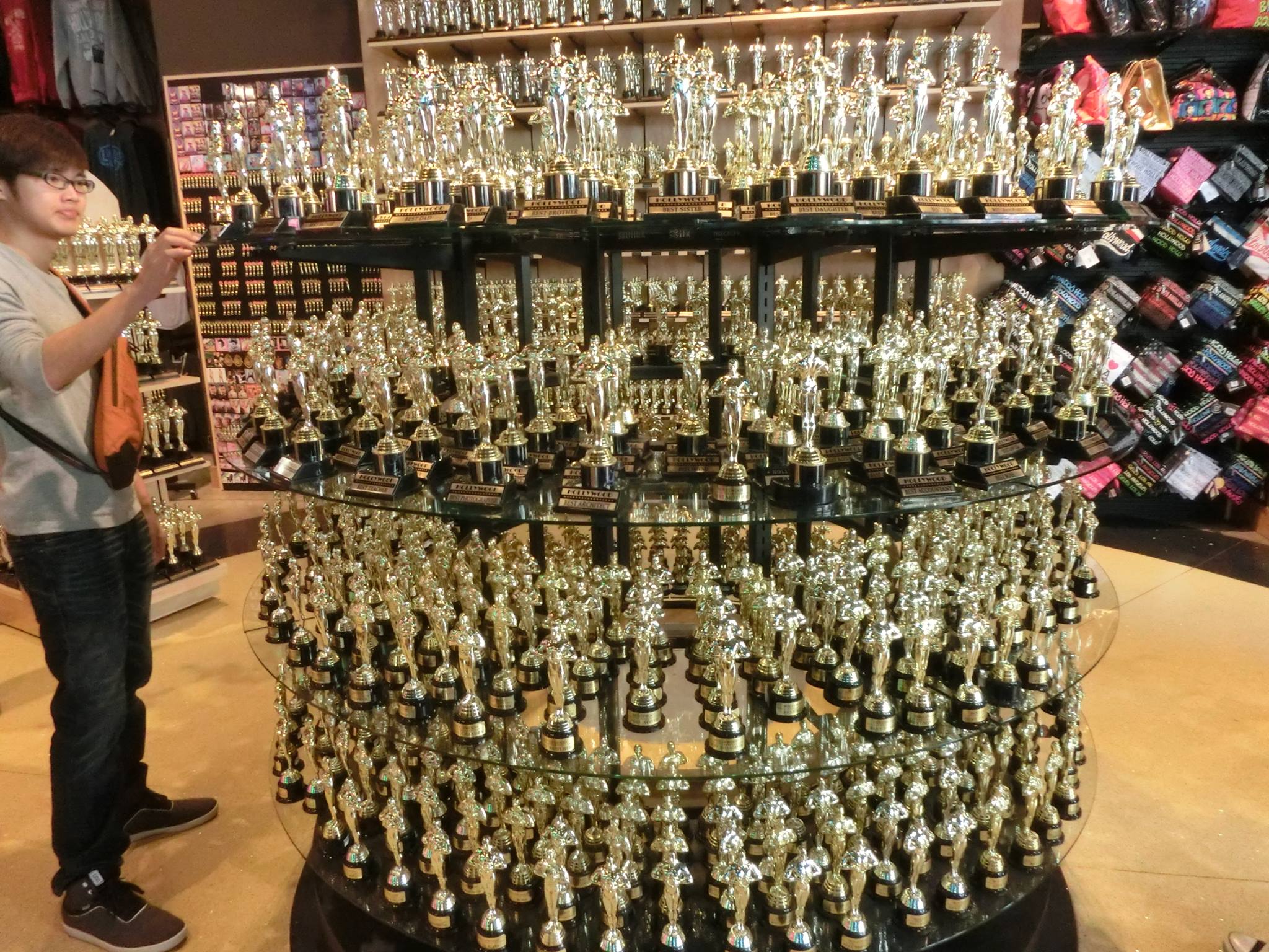 小金人照片